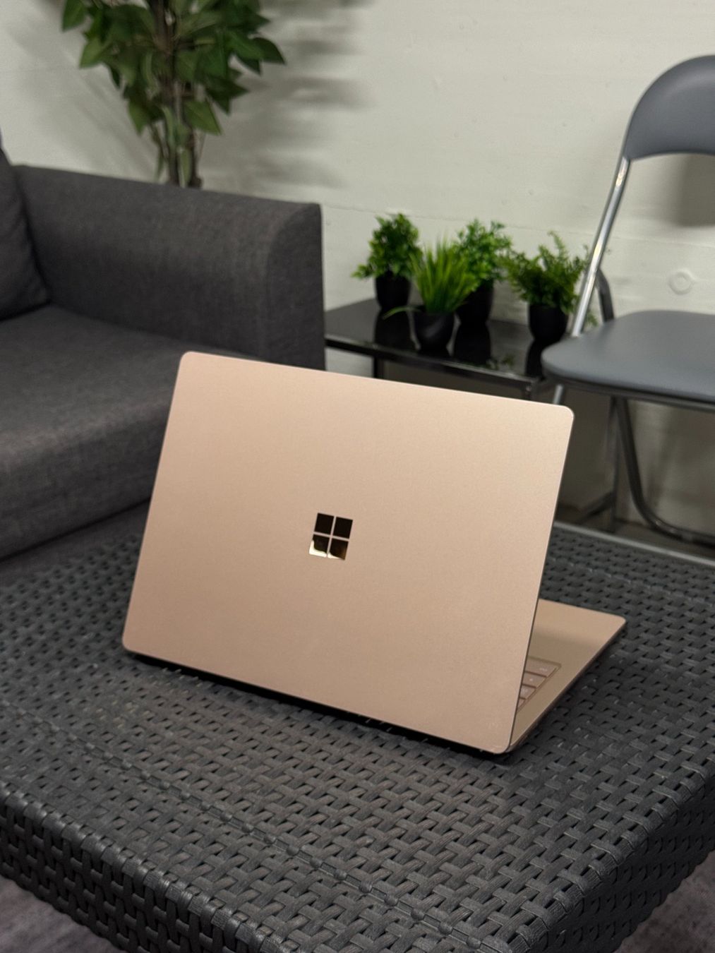 Microsoft Notebook: Microsoft Surface 4 Model 1959, 8GB RAM, 256GB SSD, Touch – Usato da Zürich venduto da TechResellers 1