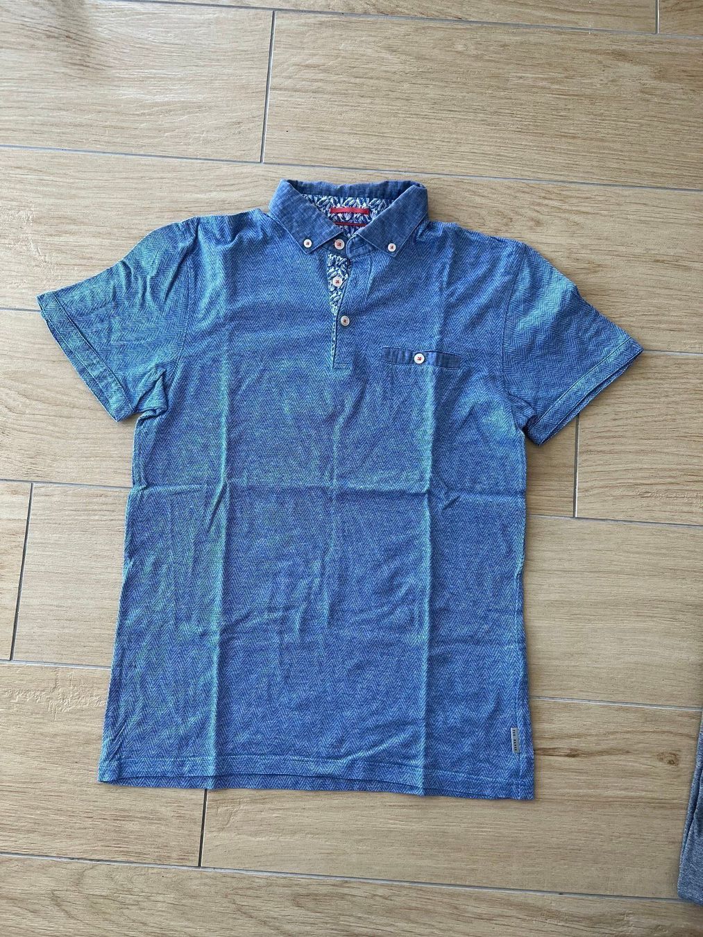 Magliette Polo: Polo TED BAKER bleu – Usato da La conversion venduto da Repio 2