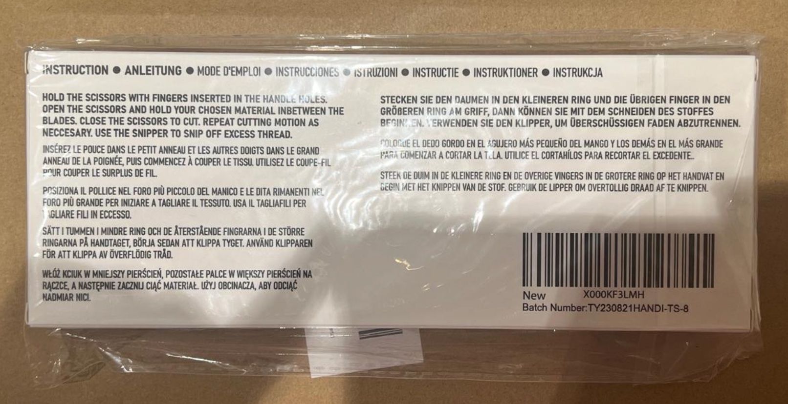 Tutti gli attrezzi: Brand new sewing kit + fabric scissors! – Nuovo e nell'imballaggio originale da Zürich venduto da yan_h6r5 5
