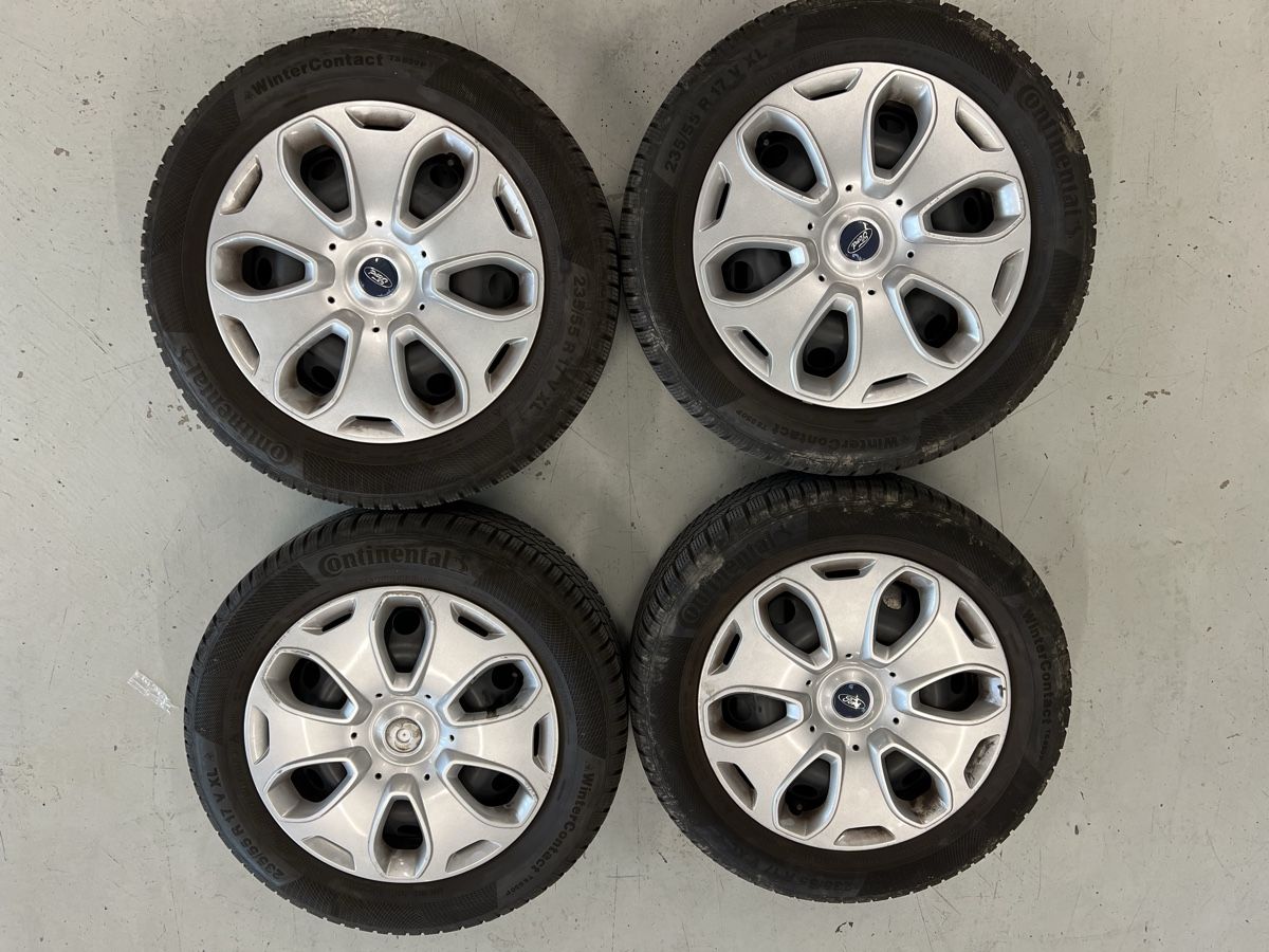 Ford Cerchioni: Winterkompletträder Ford Kuga 235/55/17 – Usato da Hünenberg venduto da Auto-Klinik01 1