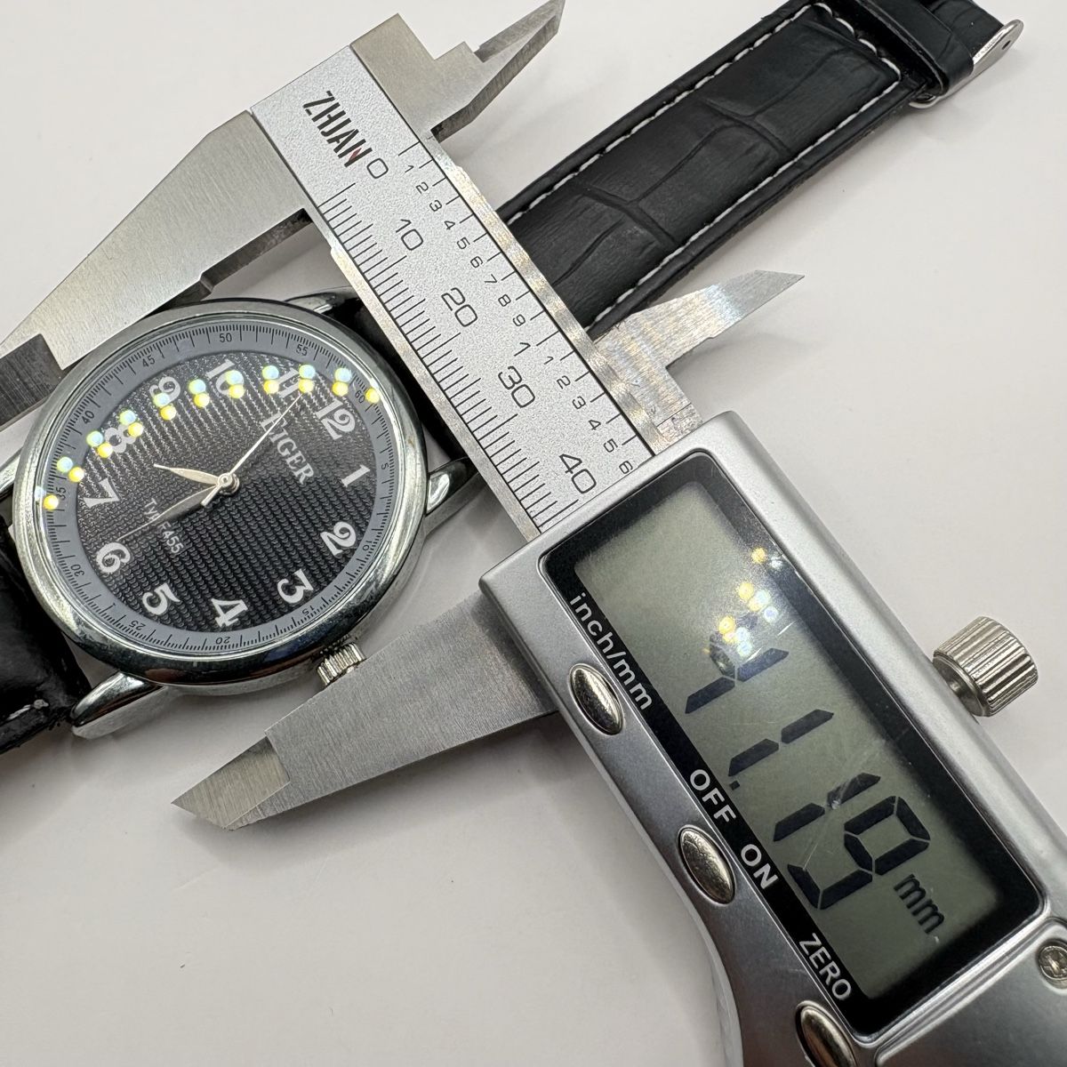 Eiger Uhren: Montre Eiger Typ-455 à bracelet noir, élégant dès 1.- – Gebraucht aus Salavaux von mar_6mm5 4