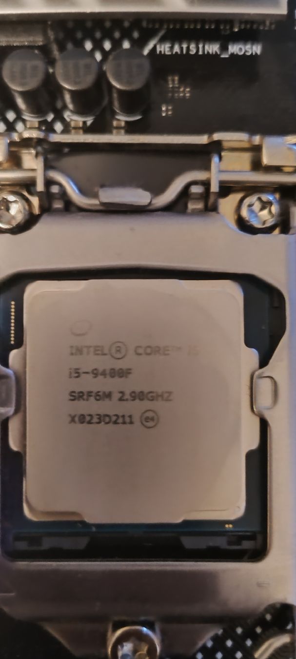 Intel Componenti elettronici: Intel i5-9400f – Usato da Zürich venduto da jon_h6js