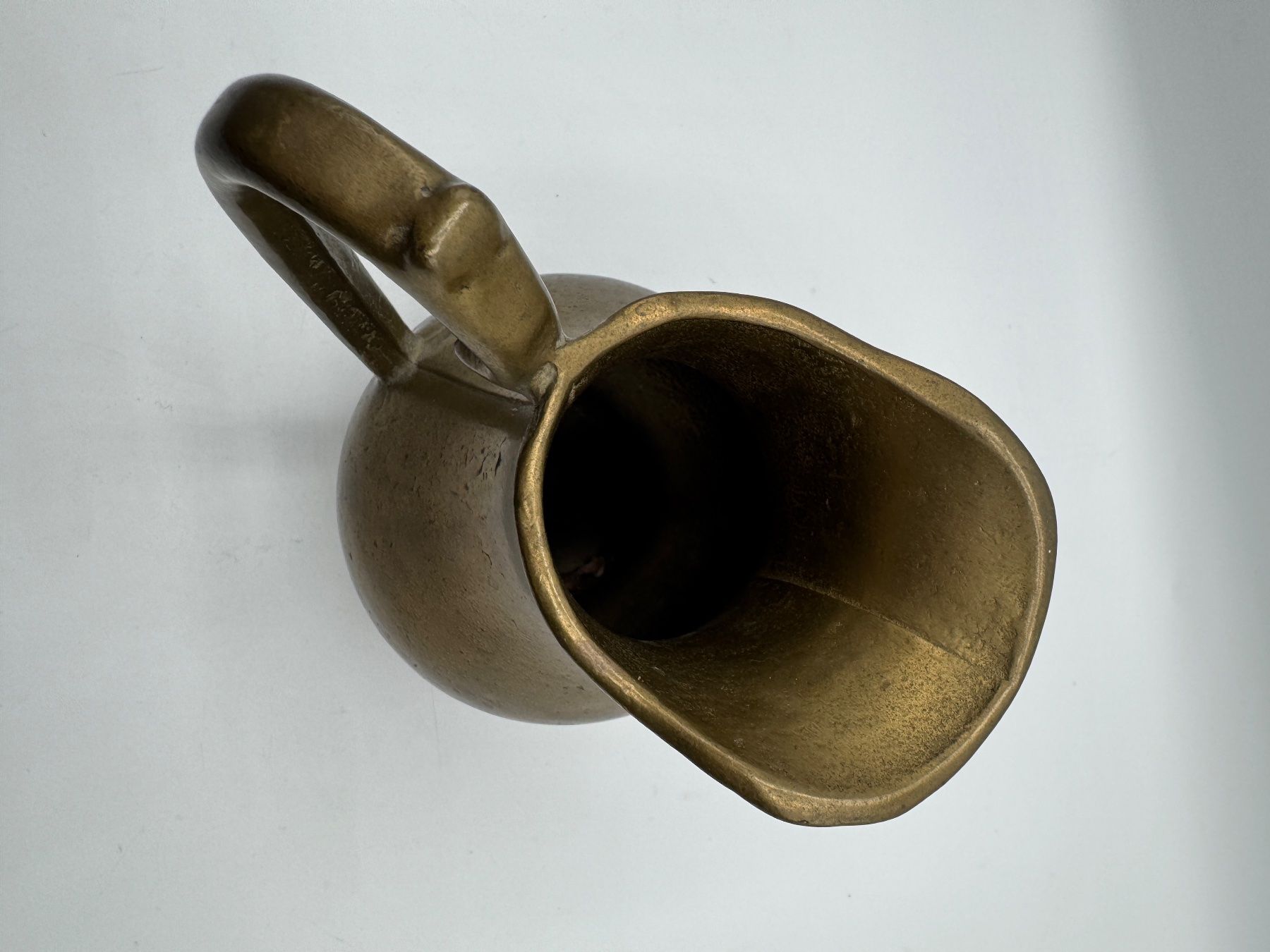 Caraffe: Messingkrug mit Henkel – Usato da Sachseln venduto da BONATI01 4