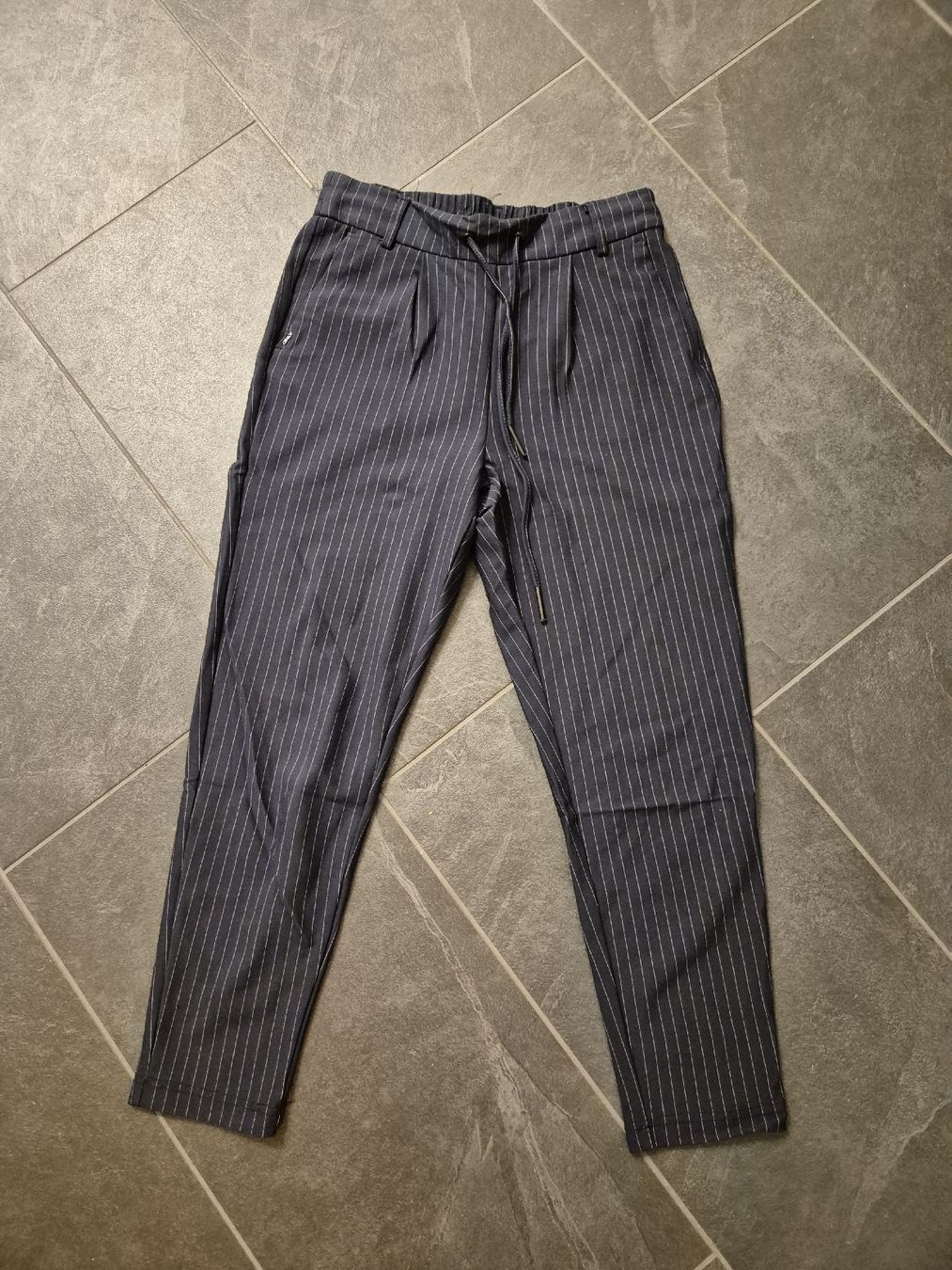 Pantalons: bequeme Only Stoffhose – D'occasion à Kehrsatz par flu_2lhj 1