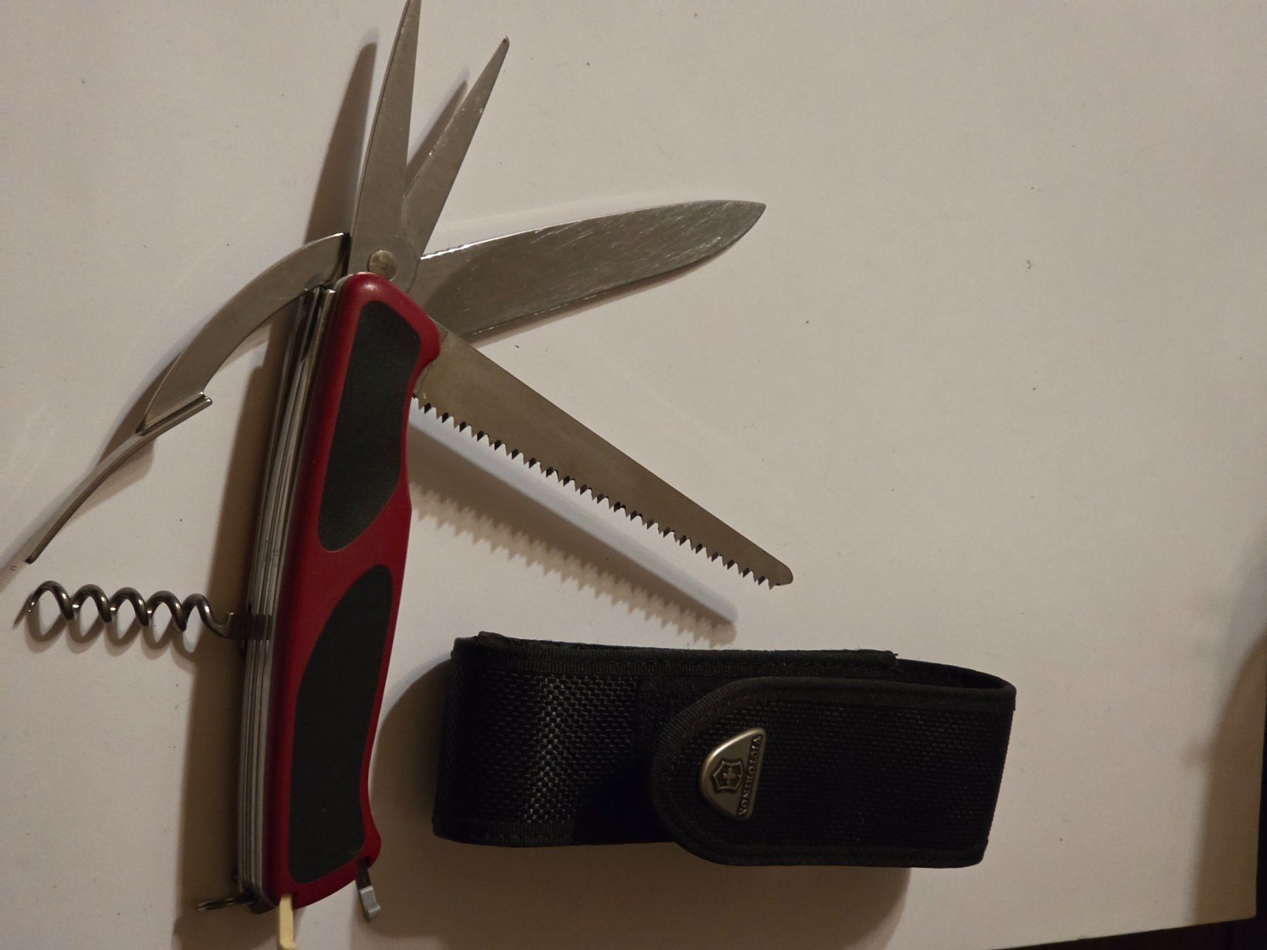 Victorinox Coltelli tascabile: Victorinox Messer Gross mit Schere und Étui – Usato da Nyon venduto da freetoys08 1