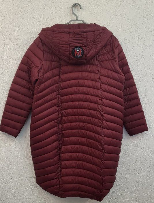 Giacche: Lange dünne dunkelrote Daunenjacke – Usato da Brütten venduto da Diana098 1