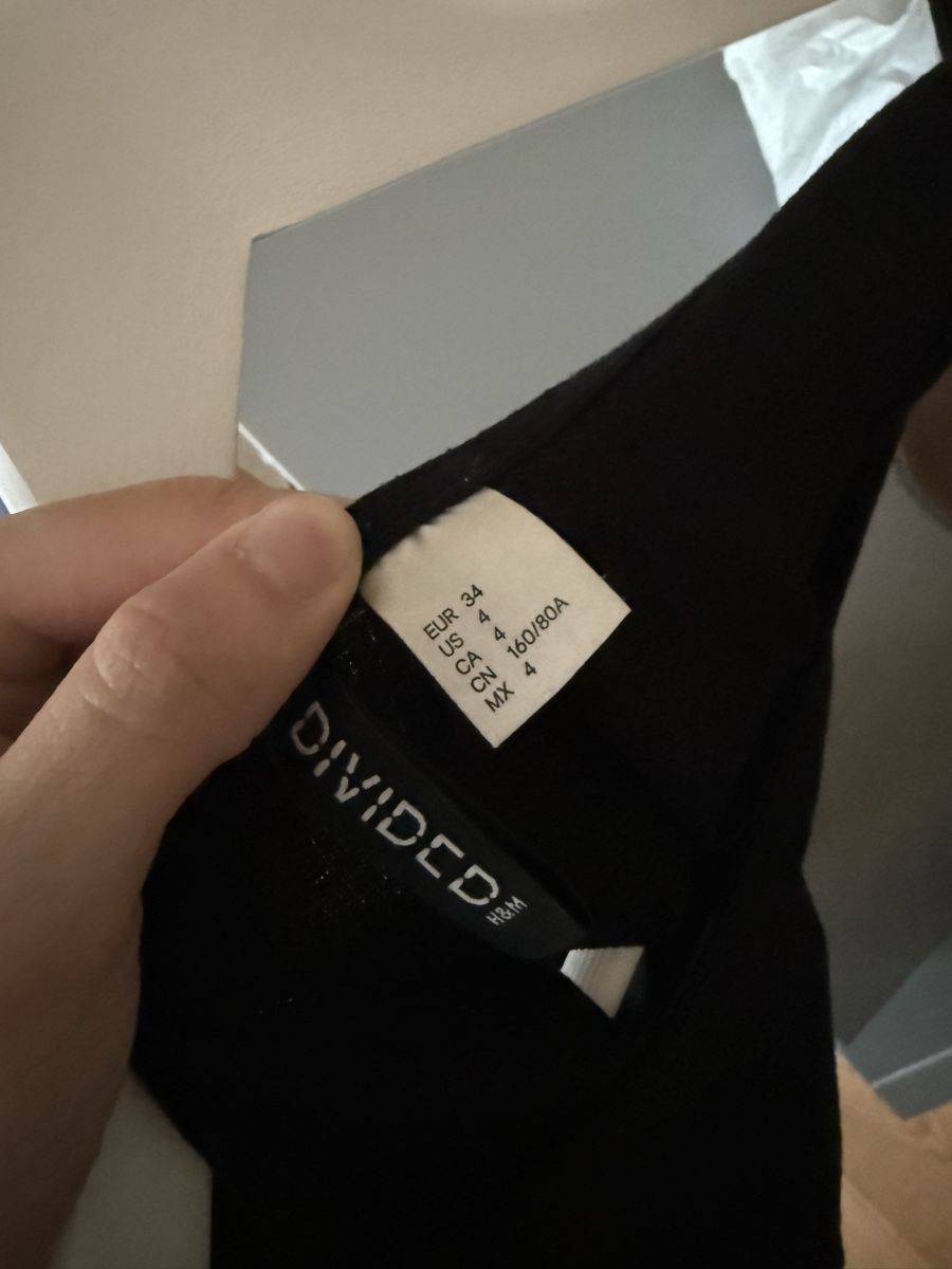 H&M Kleider: Sommerkleid Schwarz mit Cut-out H&M – Gebraucht aus Mümliswil von eliaane 2