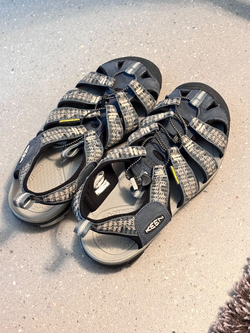 Keen Scarpe da uomo: KEEN Sandalen Grösse 43 gebraucht – Usato da Zürich venduto da engebrunau