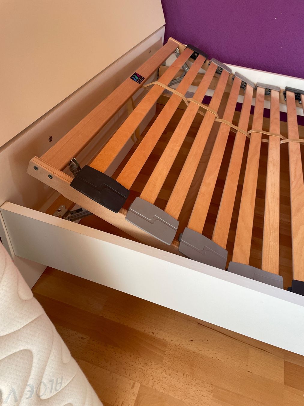 Lits: BETT mit NACHTTISCH – D'occasion à Geuensee par naruka 2