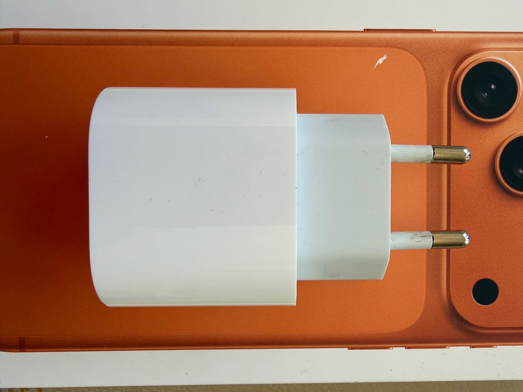 Apple Telefoni cellulari / Smartphones: iPhone 17 pro max cosmic orange 256GB - description – Usato da Gstaad venduto da nof_jvx6 5