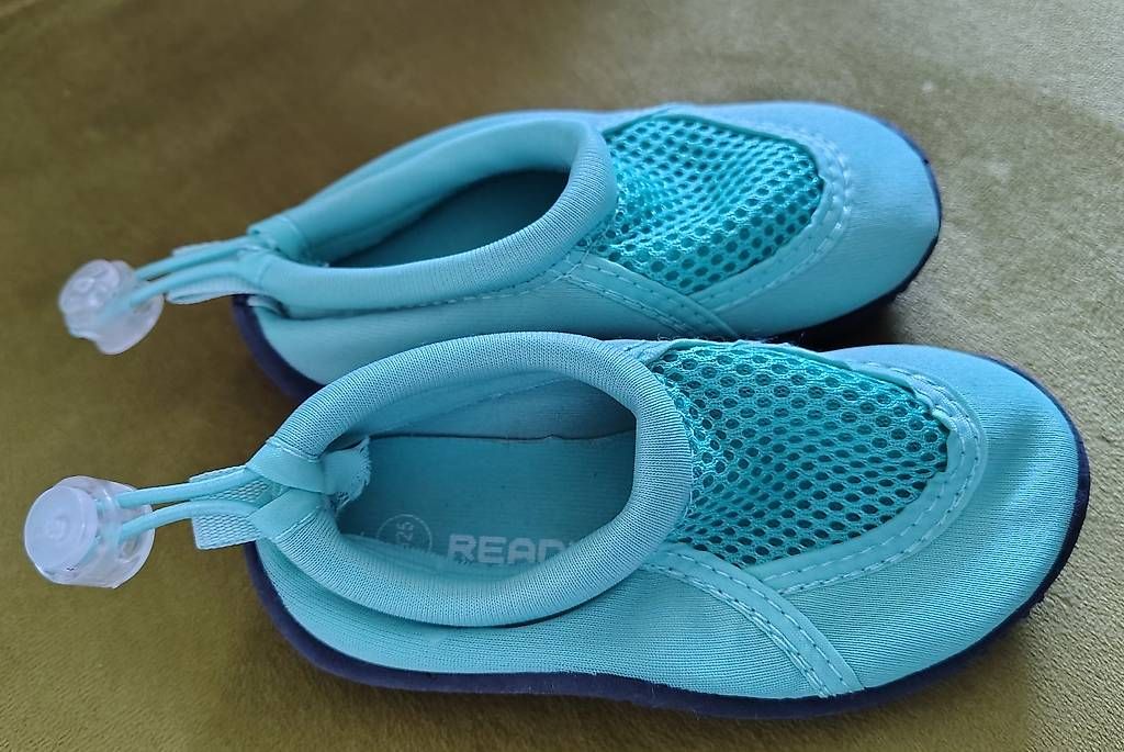 Scarpe da uomo: Wasserschuhe / Strandschuhe Gr 24/25 – Usato da Zürich venduto da Tunguskah