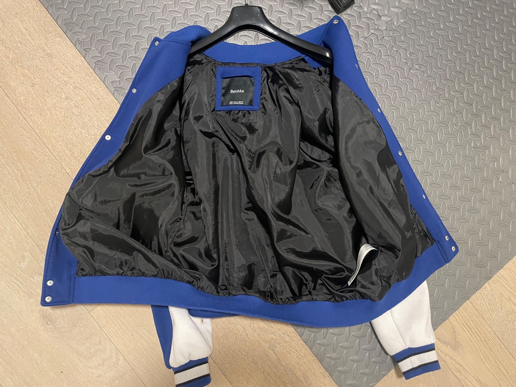 Bershka Giacche: Jacke Bershka – Usato da Losone venduto da pelchr 2