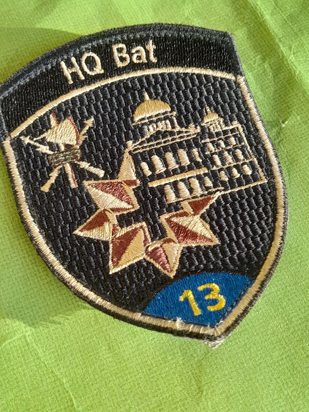 Armée suisse Plaquettes & Badges: Badge Verbandsabzeichen des Hauptquartierbataillons 13 – D'occasion à Aeschi b.Spiez par 52_wochen 1