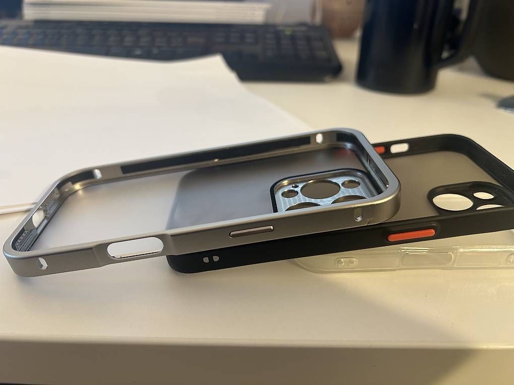 Covers & Schutzfolien: Fours iPhone 14 – Gebraucht aus Versoix von jen_k2qv 3