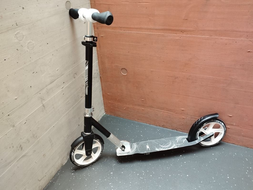 Scooter: CRANE Alu Scooter 200 – Usato da Schübelbach venduto da Restwert_Schubelbach 1