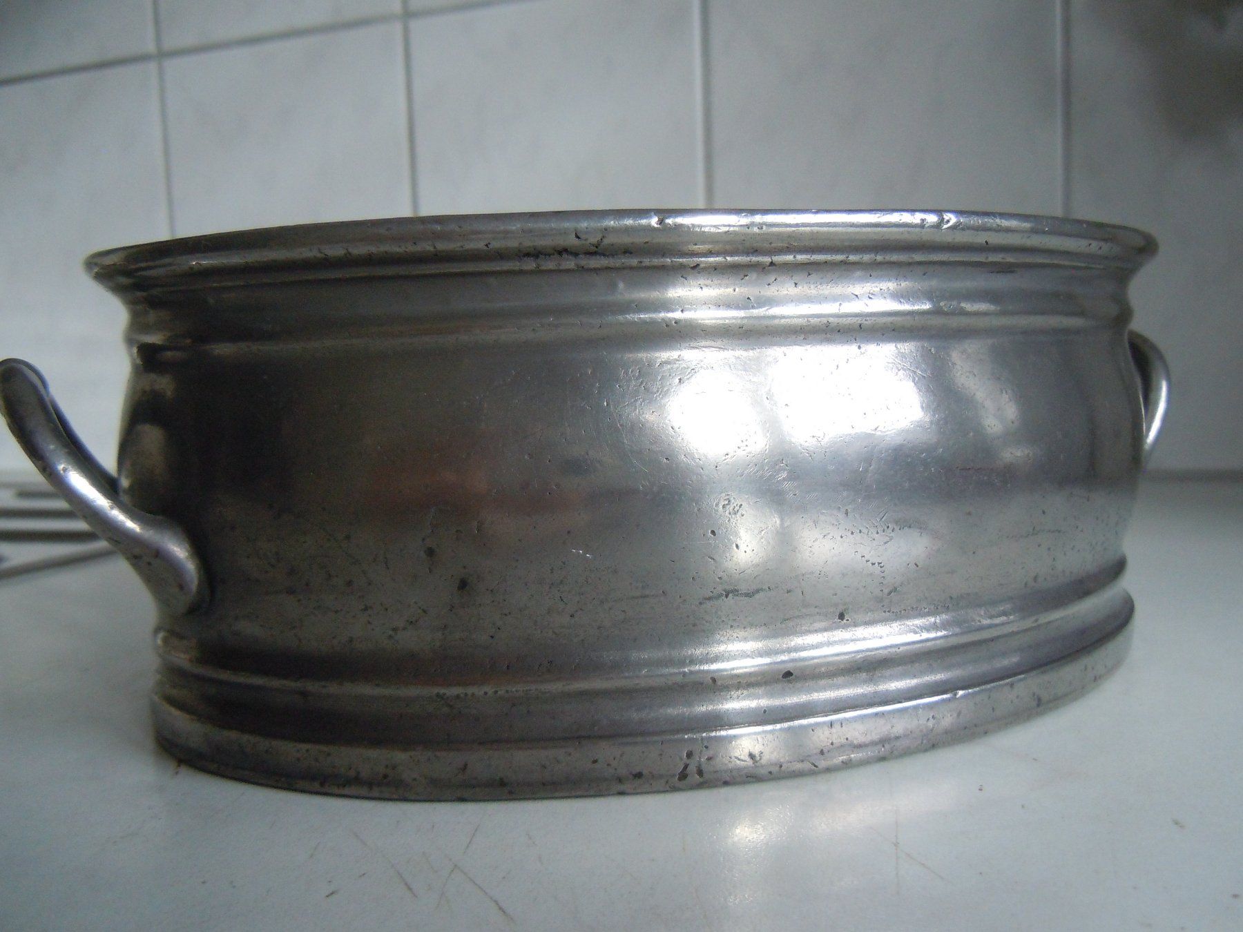 Tutte le decorazioni: Zinngefäss Oval 23 cm Breit – Usato da Luzern venduto da Baumli1 5
