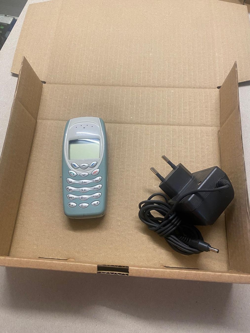 Nokia Telefoni cellulari / Smartphones: Nokia 3410 mit Ladekabel – Usato da Buchs SG venduto da malfmo