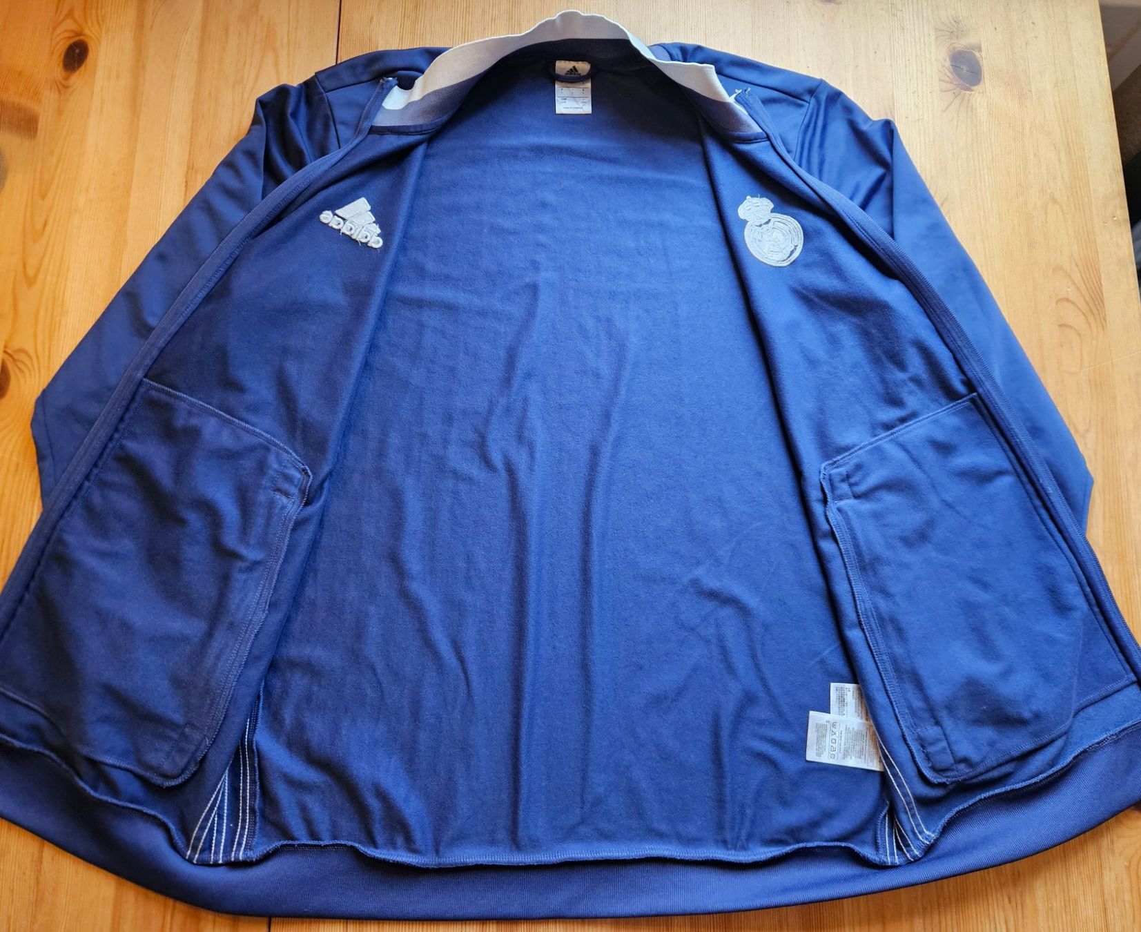Adidas Canottiere & Pantaloni: Real Madrid Jacke adidas Grösse L Spanien – Usato da Hägglingen venduto da United-Village-Trade 3