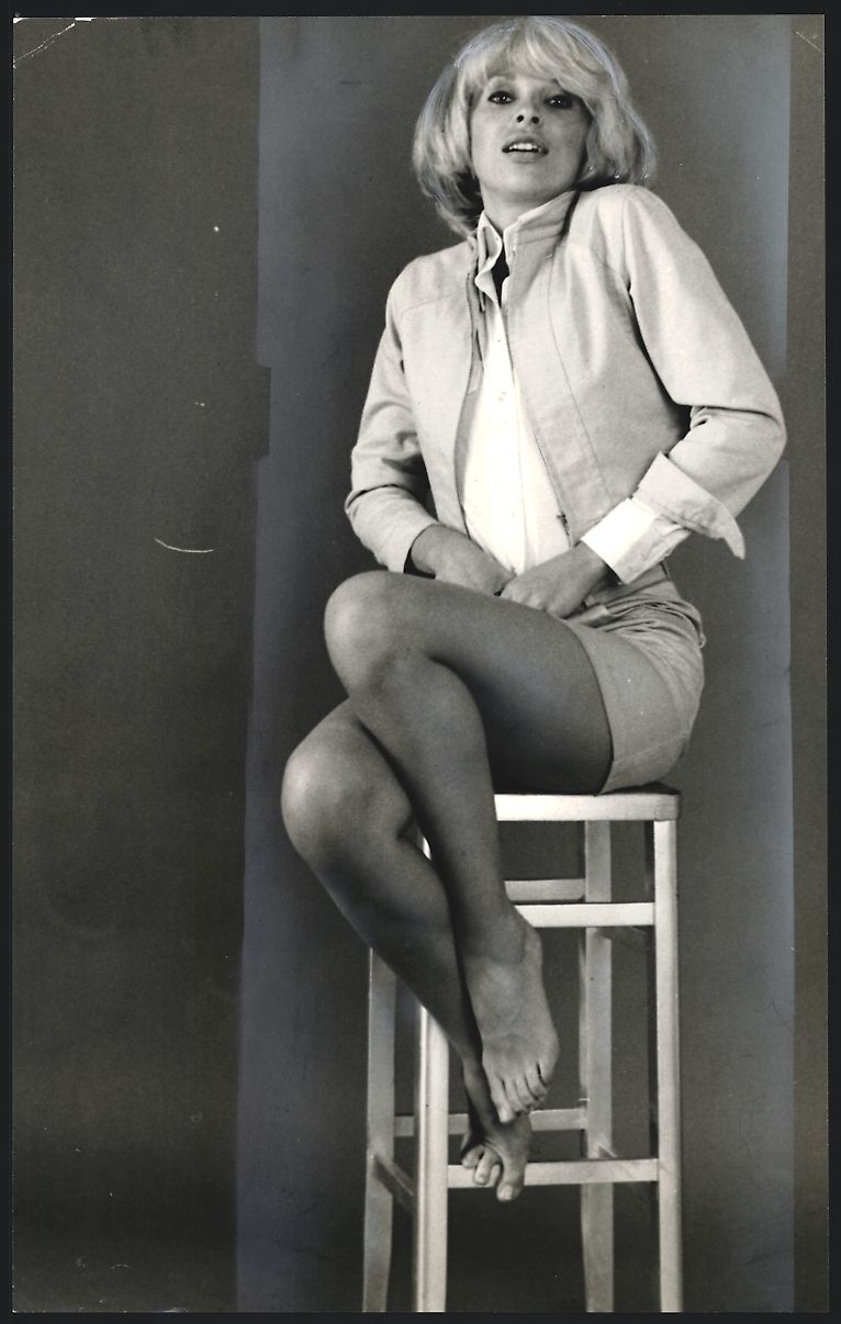 Fotografie & Manifesti: Fotografie Schauspielerin Mireille Darc  – Usato da Berlin venduto da bartko-reher