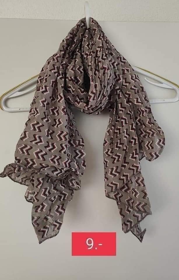 Foulard & Sciarpe: schöner Schal – Usato da Beromünster venduto da aniram90