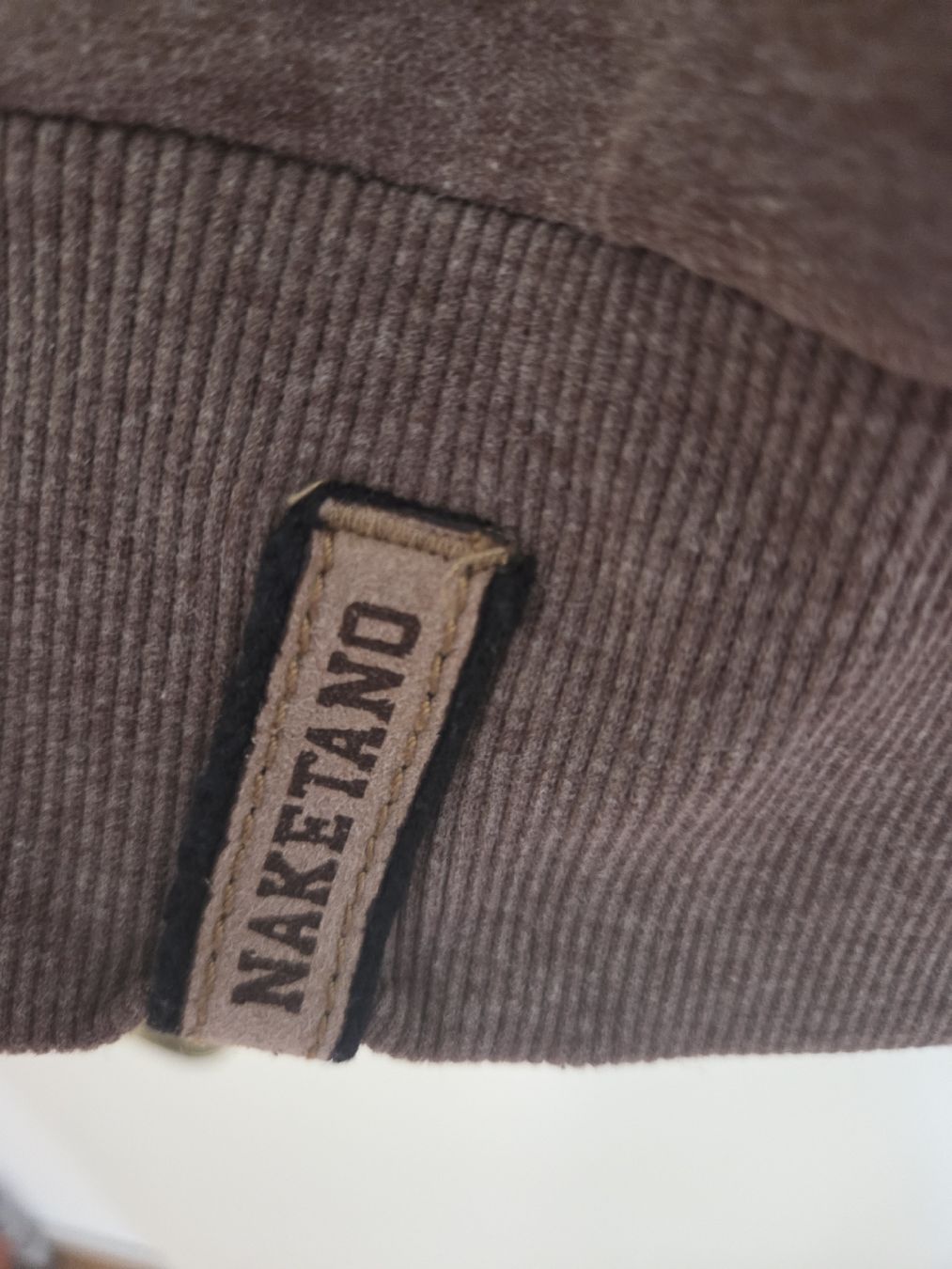 Naketano Maglioni & Felpe: Naketano Pullover braun  XL,Schalkragen – Usato da Basel venduto da Anghkorwatt 2