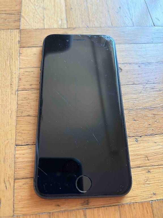 Portables: iPhone 8 64GB – D'occasion à Eglisau par morningstar1 1