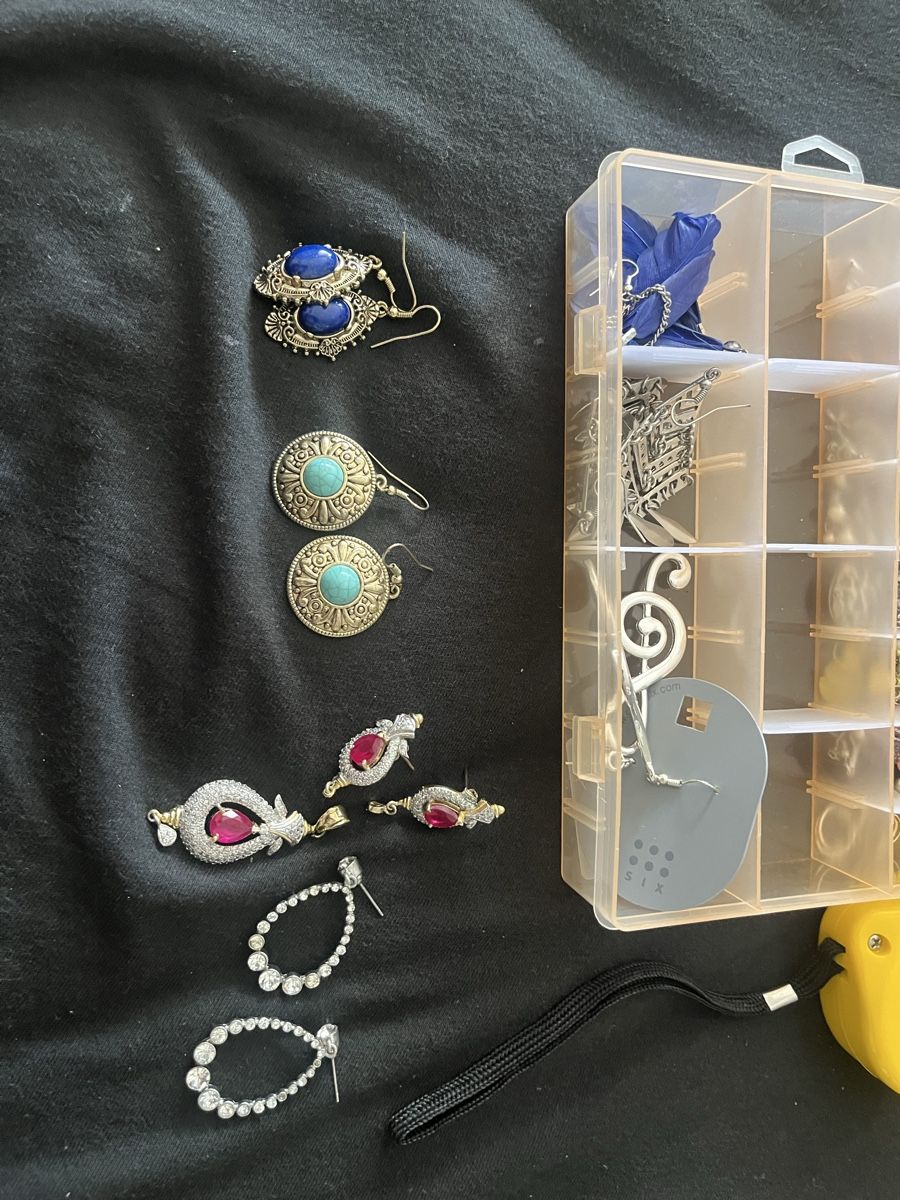 Sonstiger Schmuck: Schmuckbox mit diversen Schmuckstücken – Neu (gemäss Beschreibung) aus Olten von sae_82z2 5