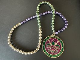 Hard Rock Pin / Kette Mardi Gras