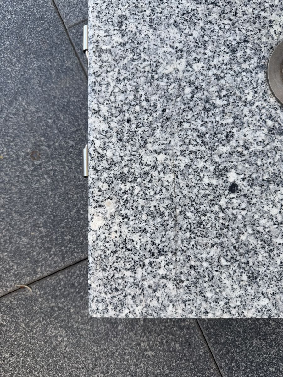 Autres: Granit Sonnenschirmständer – D'occasion à Tennwil par Hemi0 1