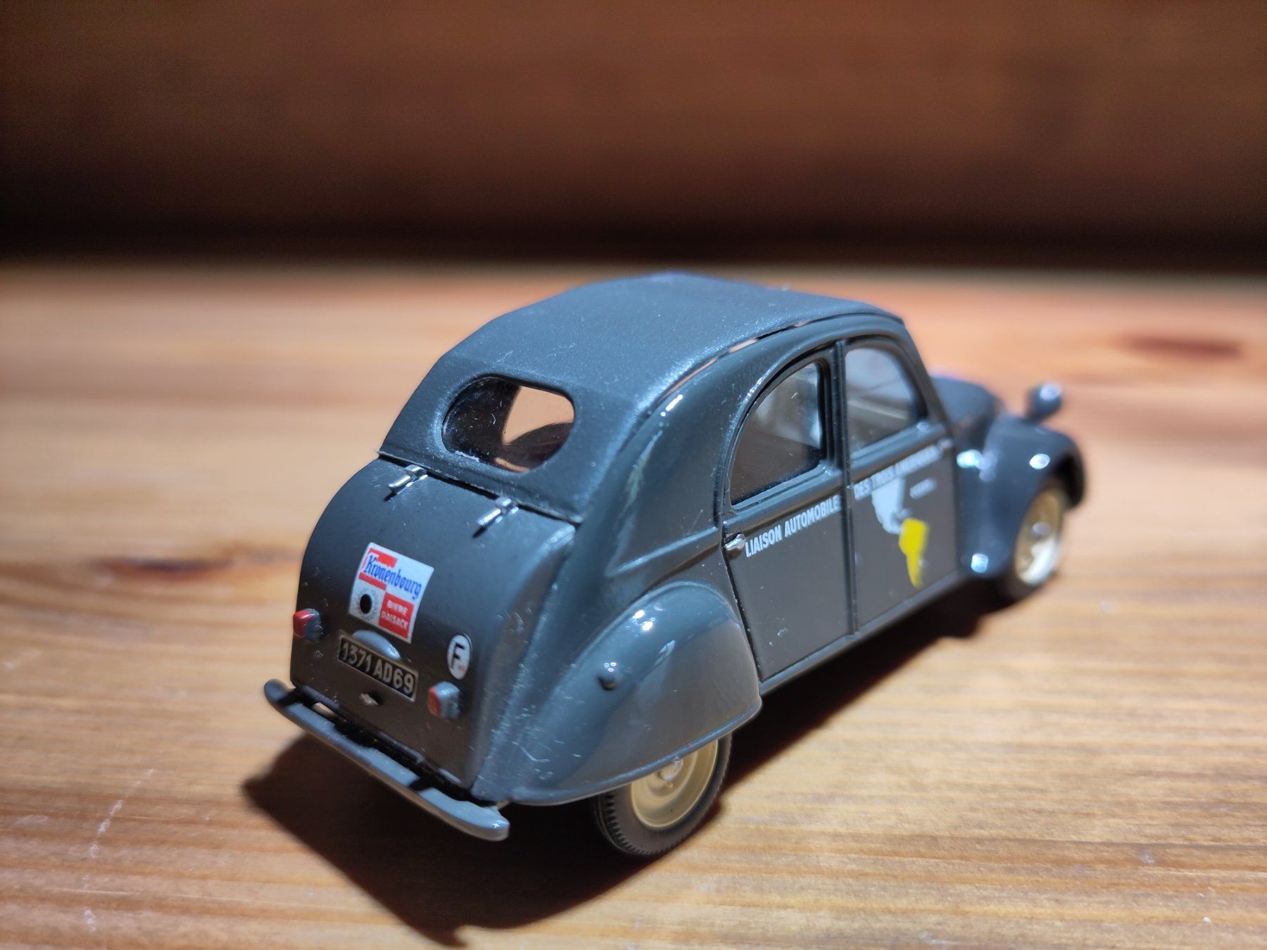 Vitesse Modellini d'auto: Modellauto vitesse 1/43 citroen 2CV – Usato da Bülach venduto da Tiefschlaflos 2