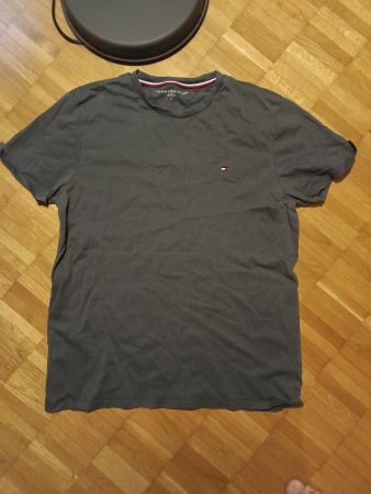 T-Shirt Tommy Hilfiger grau Grösse M gebraucht