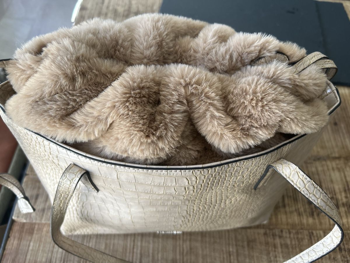 Borse da donna: Emily & Noah Handtasche Kroko-Optik mit Fellrand - Neu – Nuovo (secondo la descrizione) da Bühler venduto da Princess2016 2