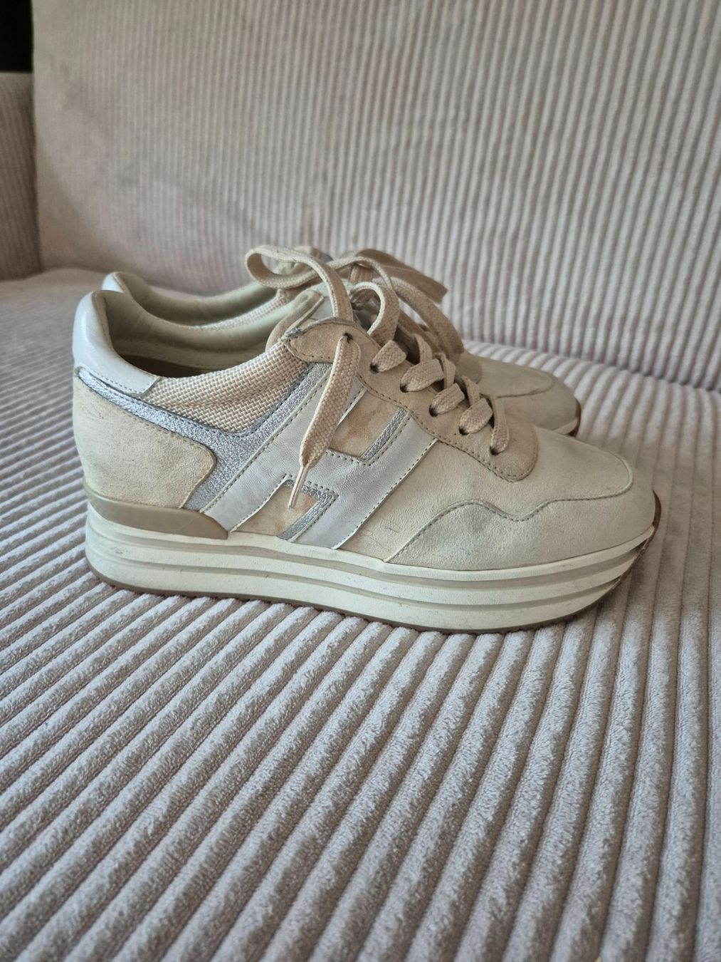 Hogan Scarpe da donna: Hogan sneakers Gr 37.5 – Usato da Opfikon venduto da clubcsl