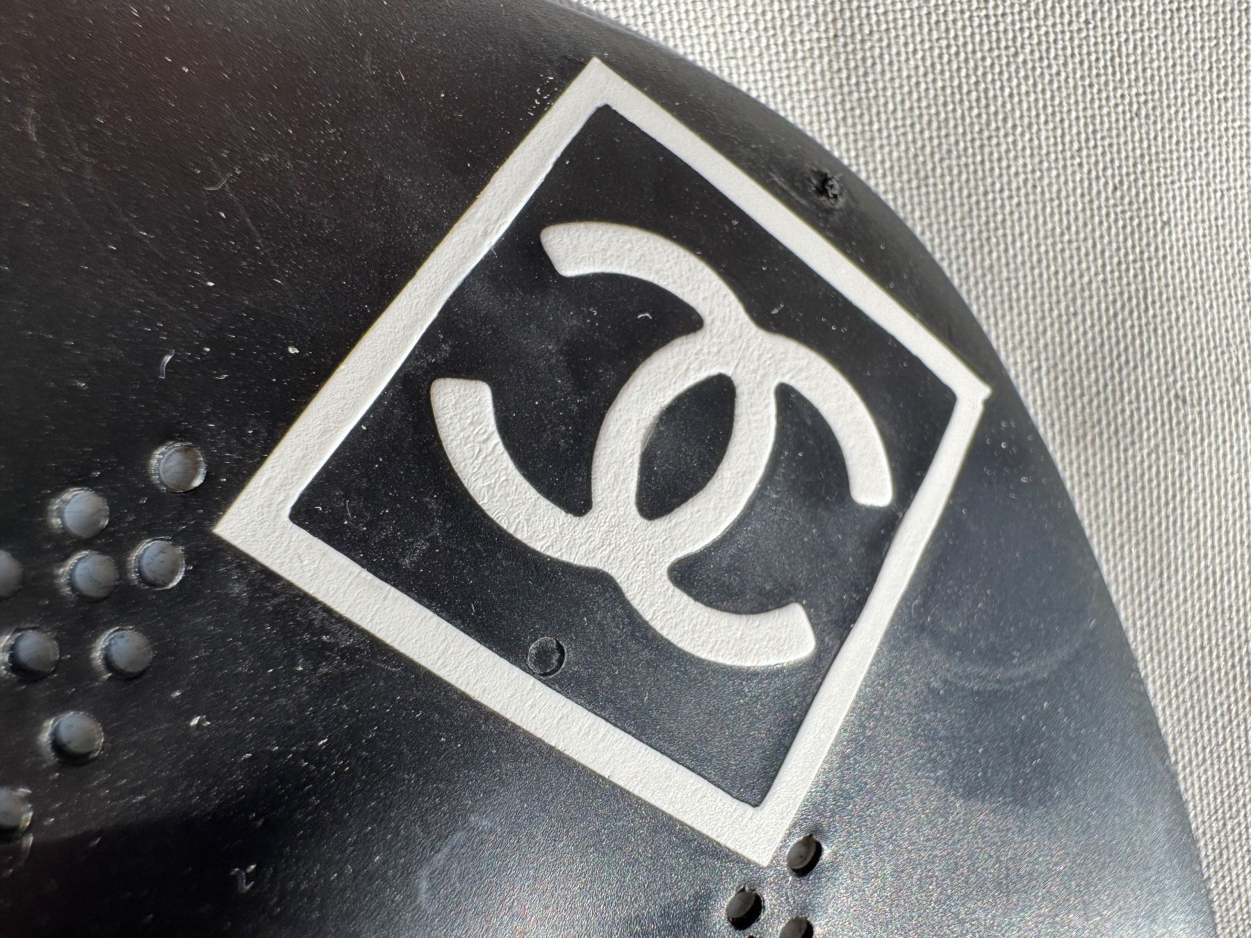 Pinne, Maschere & Boccagli: Palmes de natation Chanel neuves – Nuovo (secondo la descrizione) da Neuchatel venduto da mar_9blm 3