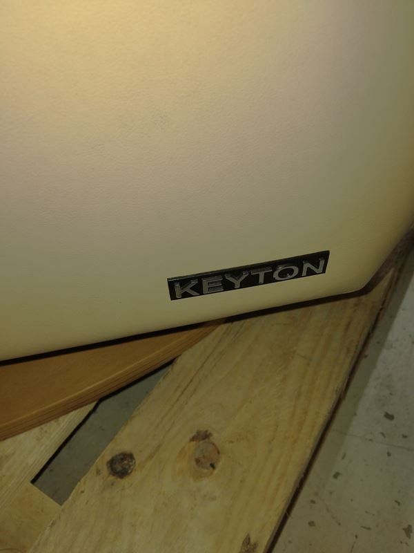 Dispositivi per massaggi: KEYTON - Leder Massagesessel , Creme - Beige – Usato da Rüti ZH venduto da Restwert_Rueti_ZH 1