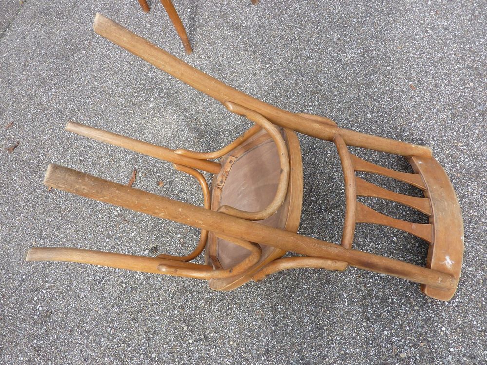 4 Stühle Holzstühle Bistrostühle Beizenstühle THONET o Tisch 4