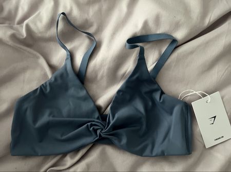 Gymshark Elevate twist front Bra in S Neu