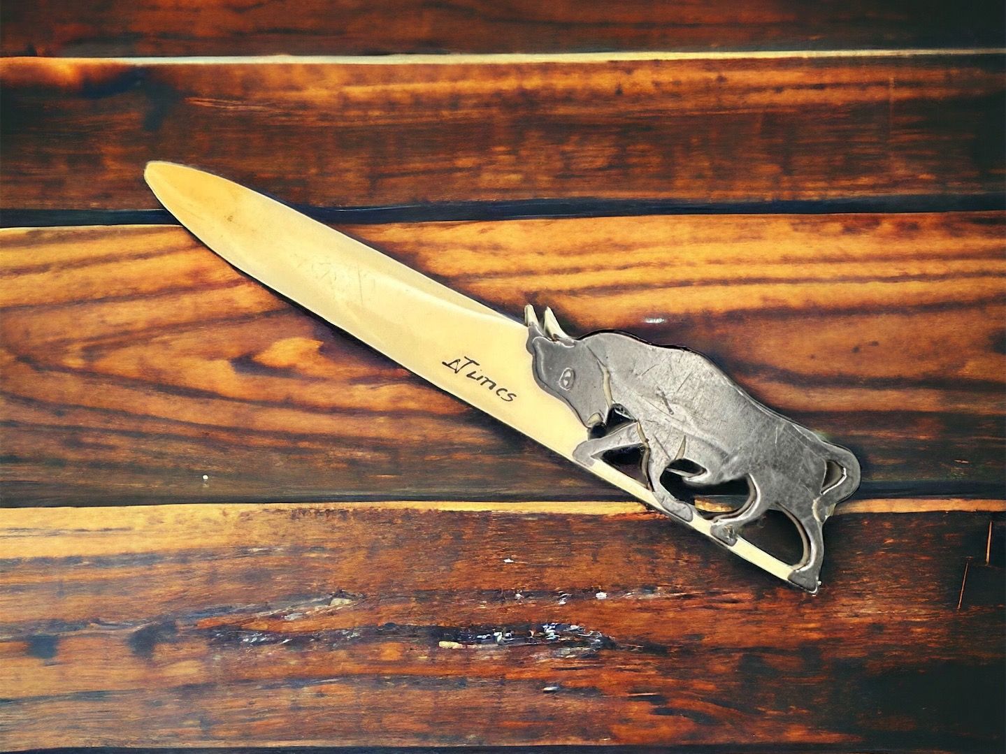 Altro materiale per ufficio: Geschenkidee! Vintage Papierschneider mit Stier – Usato da Lamone venduto da LaCantinaMagica 2