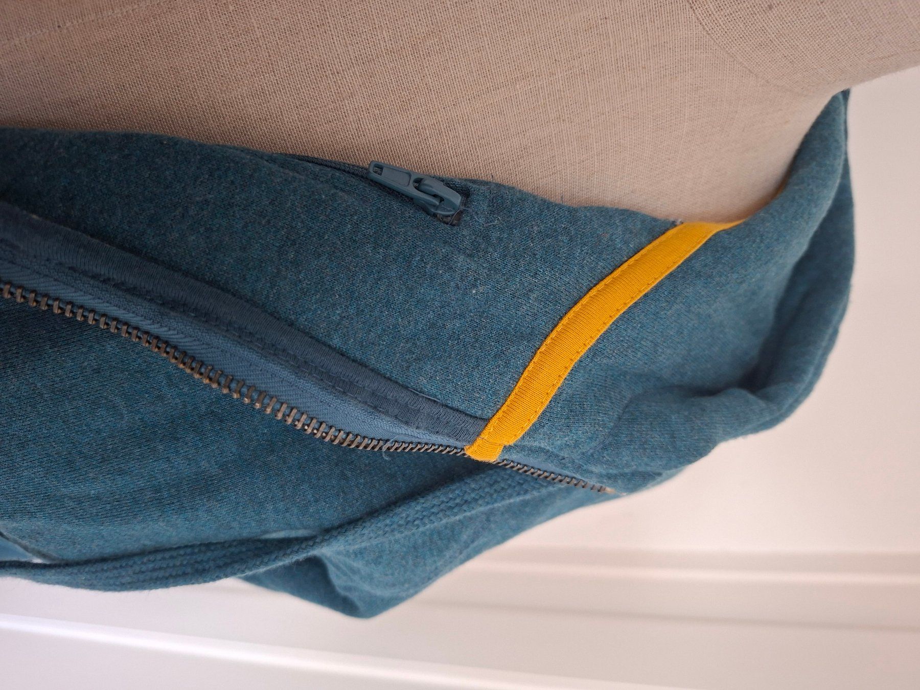 Giacche: Sweatshirtjacke – Usato da Wil SG venduto da brummerkar 3