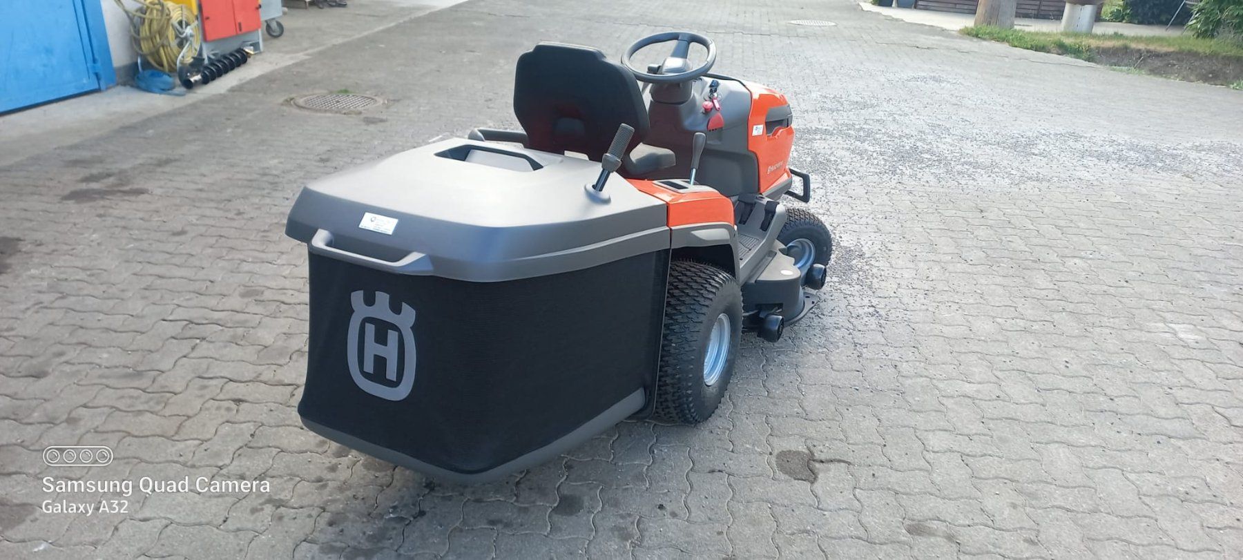 Husqvarna Tagliaerba: Traktor Rasentraktor Husqvarna – Usato da Buch b. Frauenfeld venduto da Girsberg 2