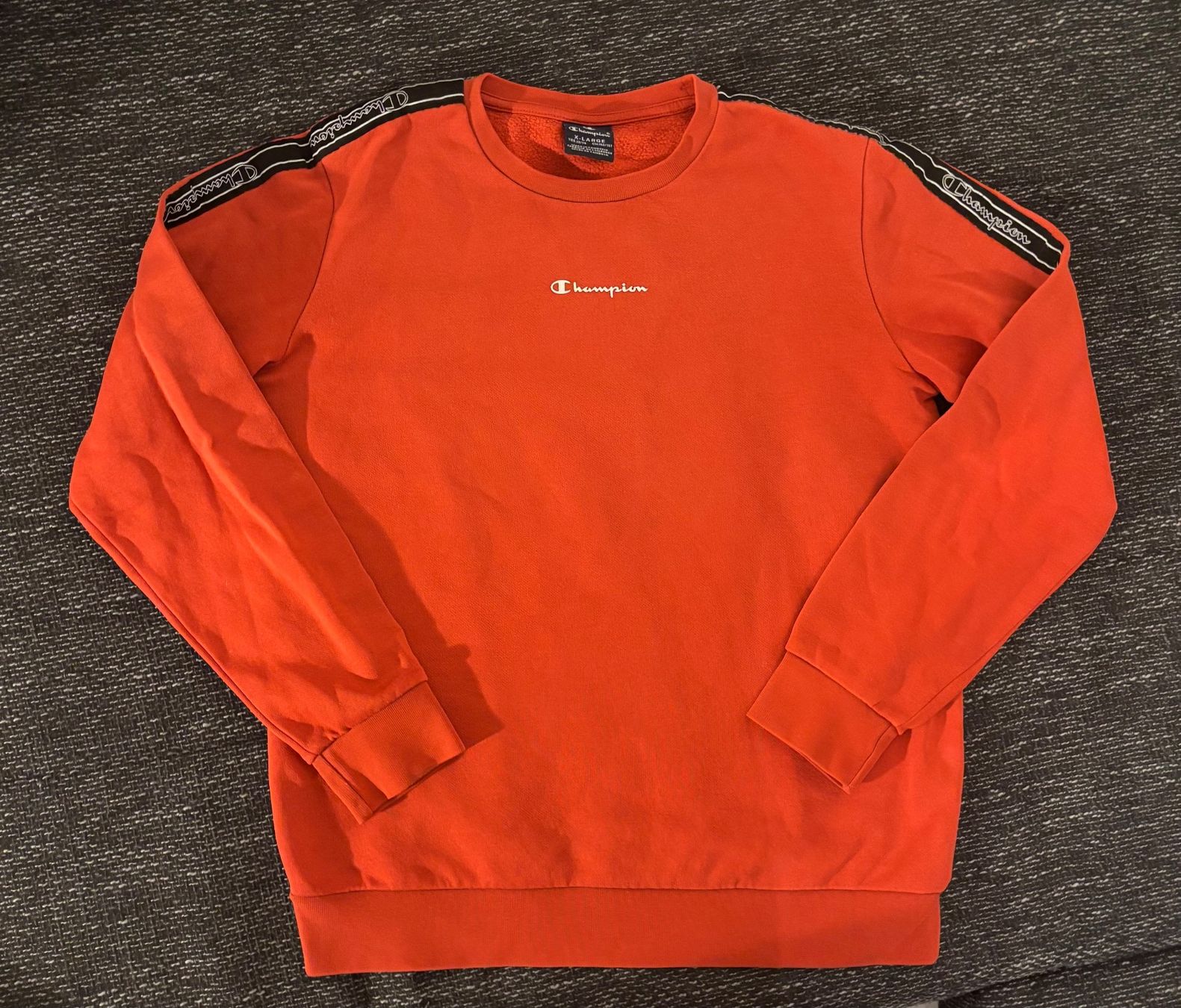 Champion Pullover & Sweatshirts: Champion Pullover – Gebraucht aus Dornach von Fargo27