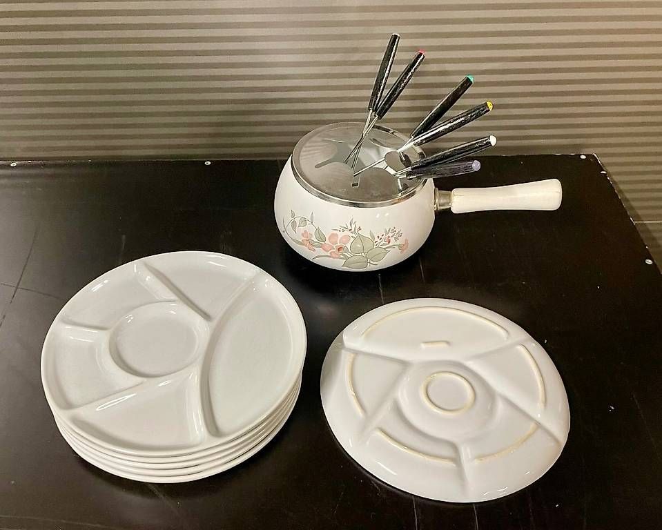Set di piatti: FONDUE CHINOISE ODER BOURGUIGNONNE SET   – Usato da Thun venduto da amaretti25 1