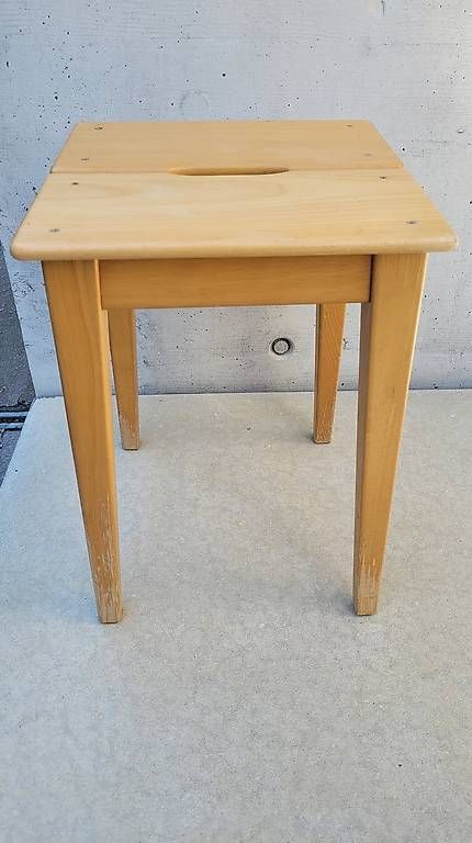 Sgabelli: Holzhocker massiv Vintage Hocker – Usato da Zofingen venduto da Loop_ReSale 2