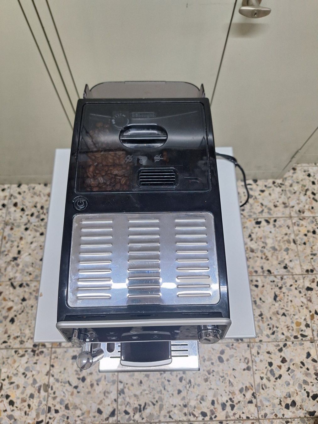 De'Longhi Macchine per caffè & Macchine per espresso: Machine à café DELONGHI Autentica – Difettoso da Laconnex venduto da Patkek29 4