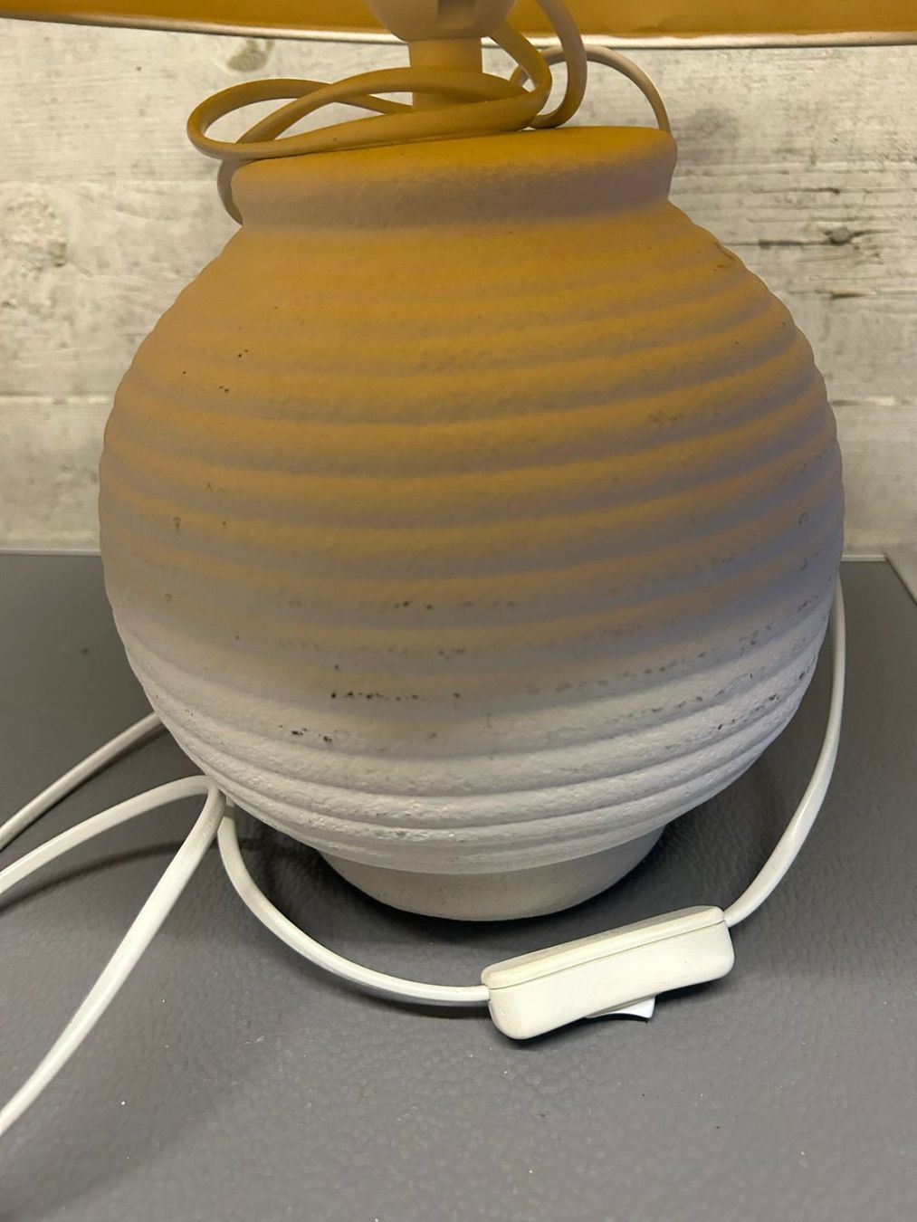 Lampade: Lampada da comodino con paralume – Usato da Melano venduto da H-Sara 2