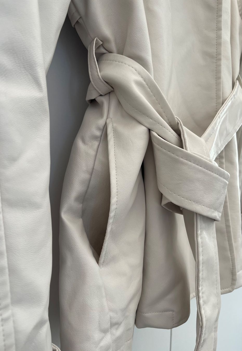 Na-kd Cappotti: NA-KD Trenchcoat creme Gr. 38/40 – Nuovo (secondo la descrizione) da Wangen b. Olten venduto da VeraHa 5