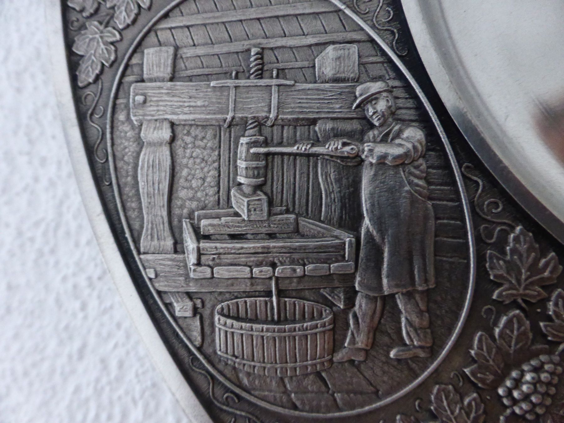 Tutte le decorazioni: Antiker Zinn-Wandteller "Engelmarke" – Usato da Schaffhausen venduto da Ronchetto 1