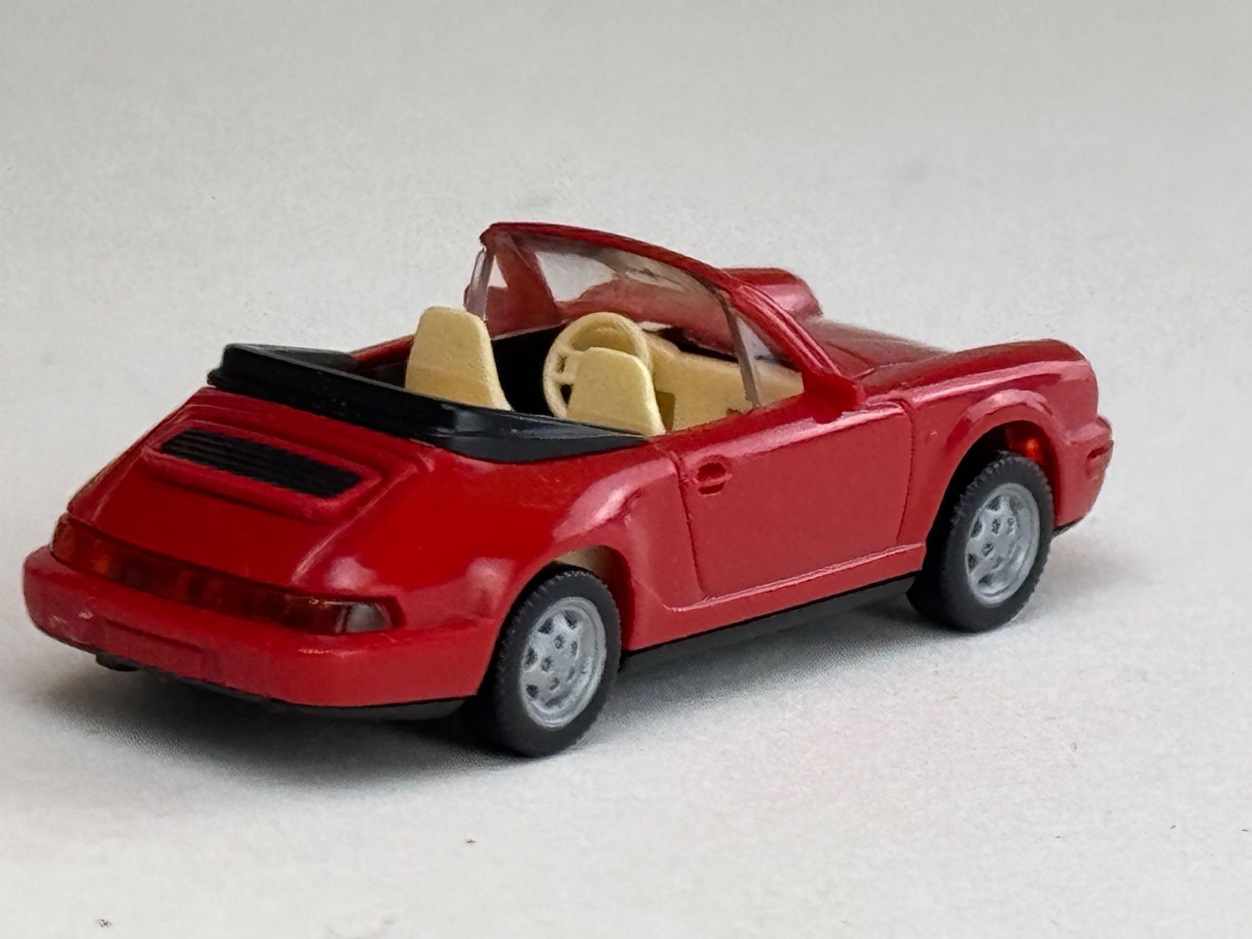 Wiking Modellini d'auto: Porsche Carrera 4 Cabrio rot – Usato da Elm venduto da Wikmtz 1