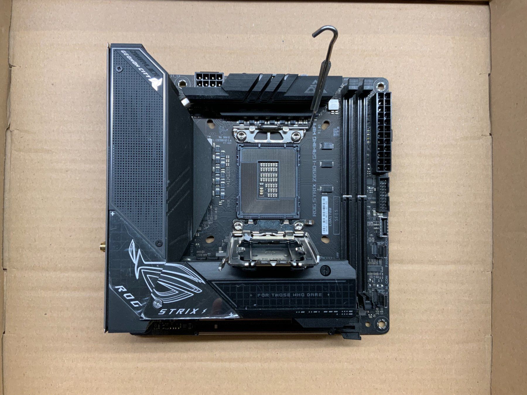 ASUS ROG Strix Z690-I Gaming Wifi ITX Getestet (Gebraucht) in Wald ZH ...
