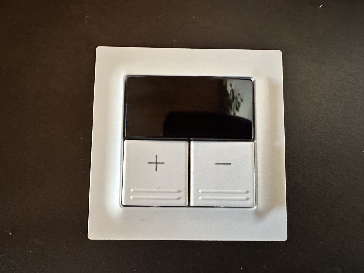 Feller Interruttori: Feller Zeptrion Universaldimmer – Usato da Oberdorf NW venduto da dingdong87 2